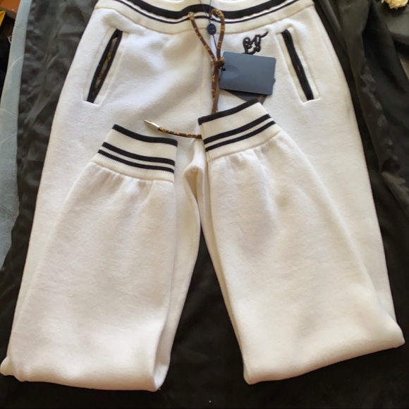 LV sweat pants - Picture 3 of 8